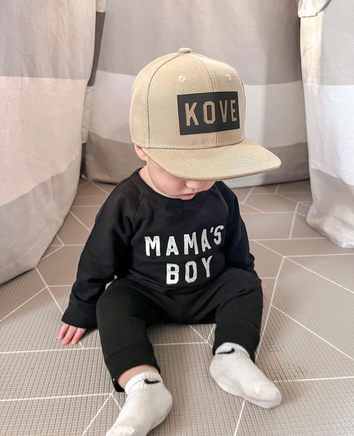 Mama's Boy (White) - Kids Sweatshirt (Black)