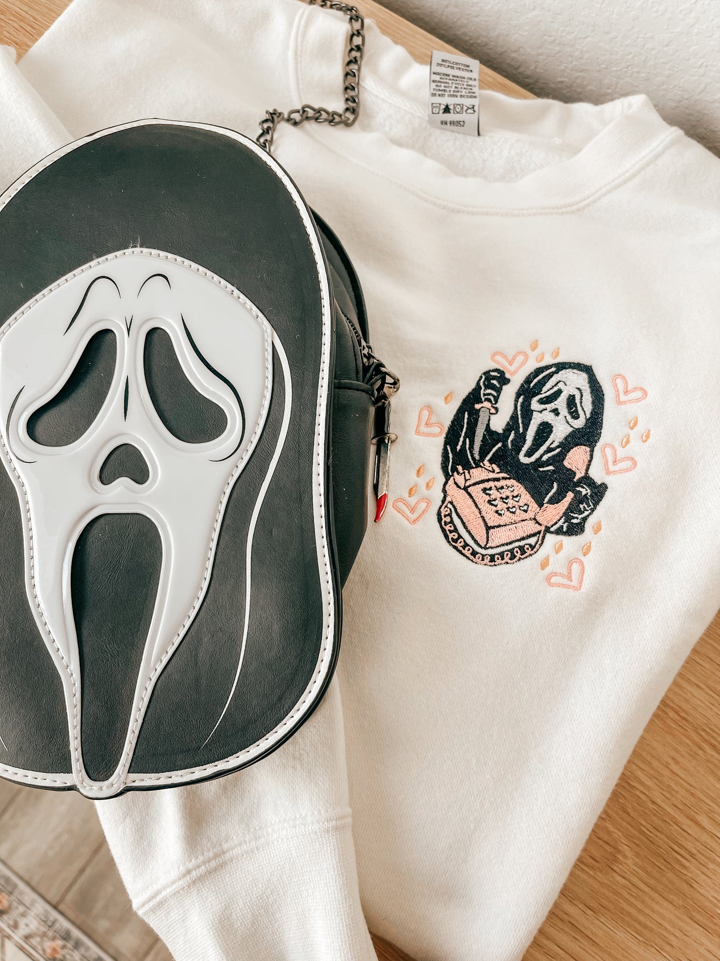 Scream Ghost Face - Embroidered Sweatshirt (Creme)