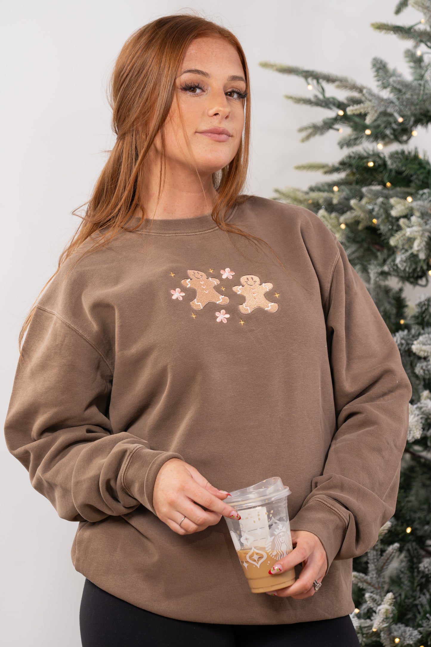 Daisy Gingerbread Cookies - Embroidered Sweatshirt (Cocoa)