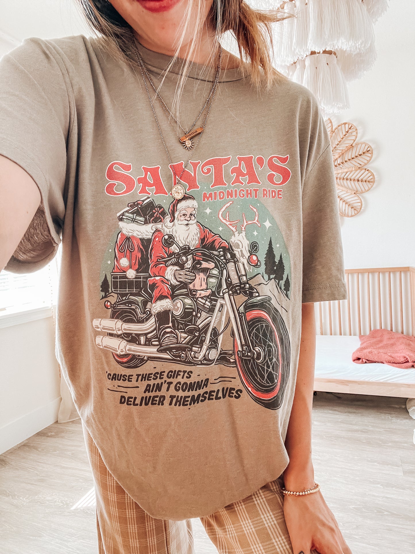 Santa's Midnight Ride (Graphic) - Tee (Pale Moss)