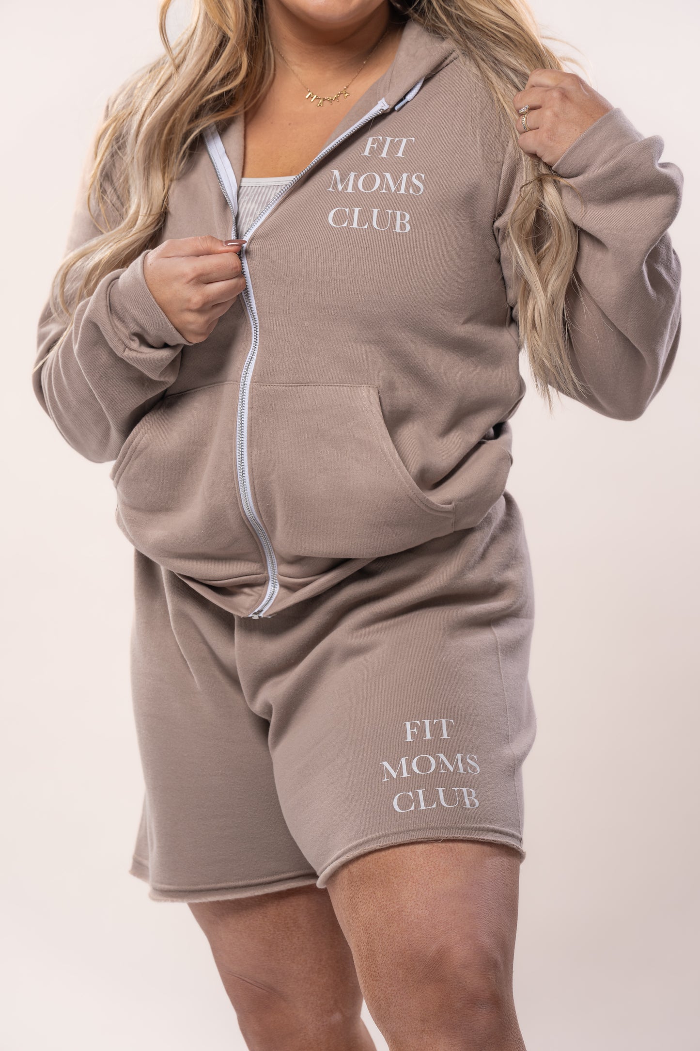 Fit Moms Club - Shorts (Toffee)
