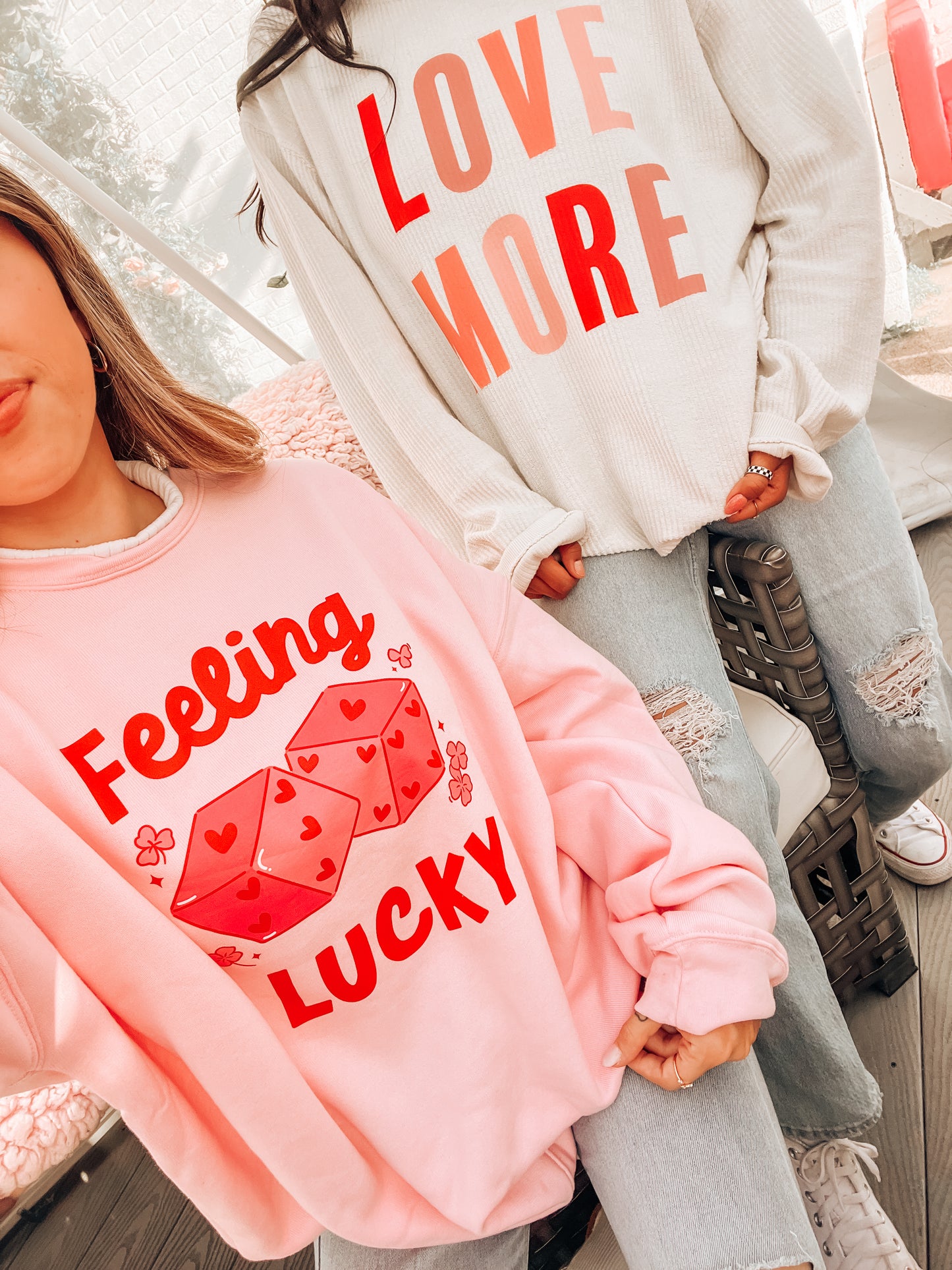 Feeling Lucky Dice (Red) - Sweatshirt (Light Pink)