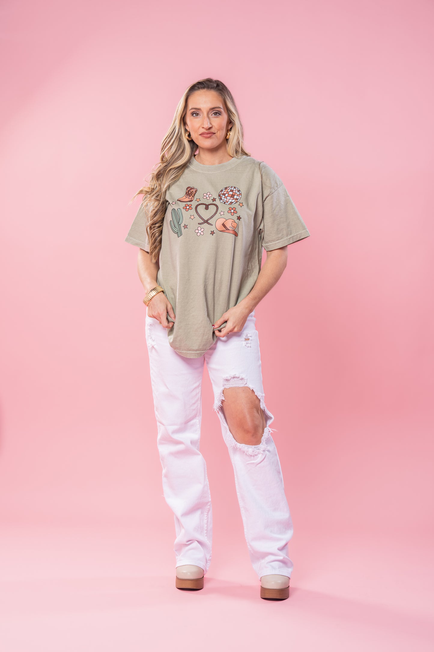 Western Love (Daisies) - Tee (Sandstone)