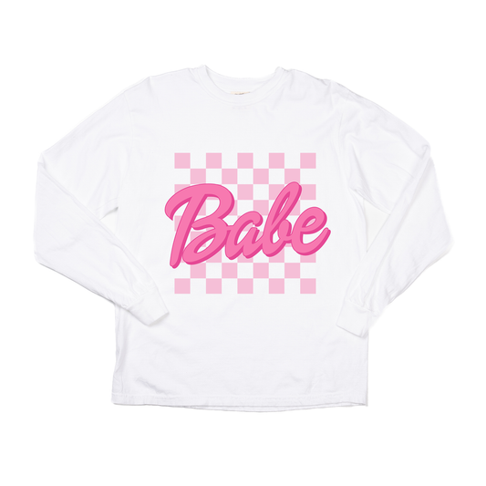 Babe Checkered (Malibu Pink) - Tee (Vintage White, Long Sleeve)