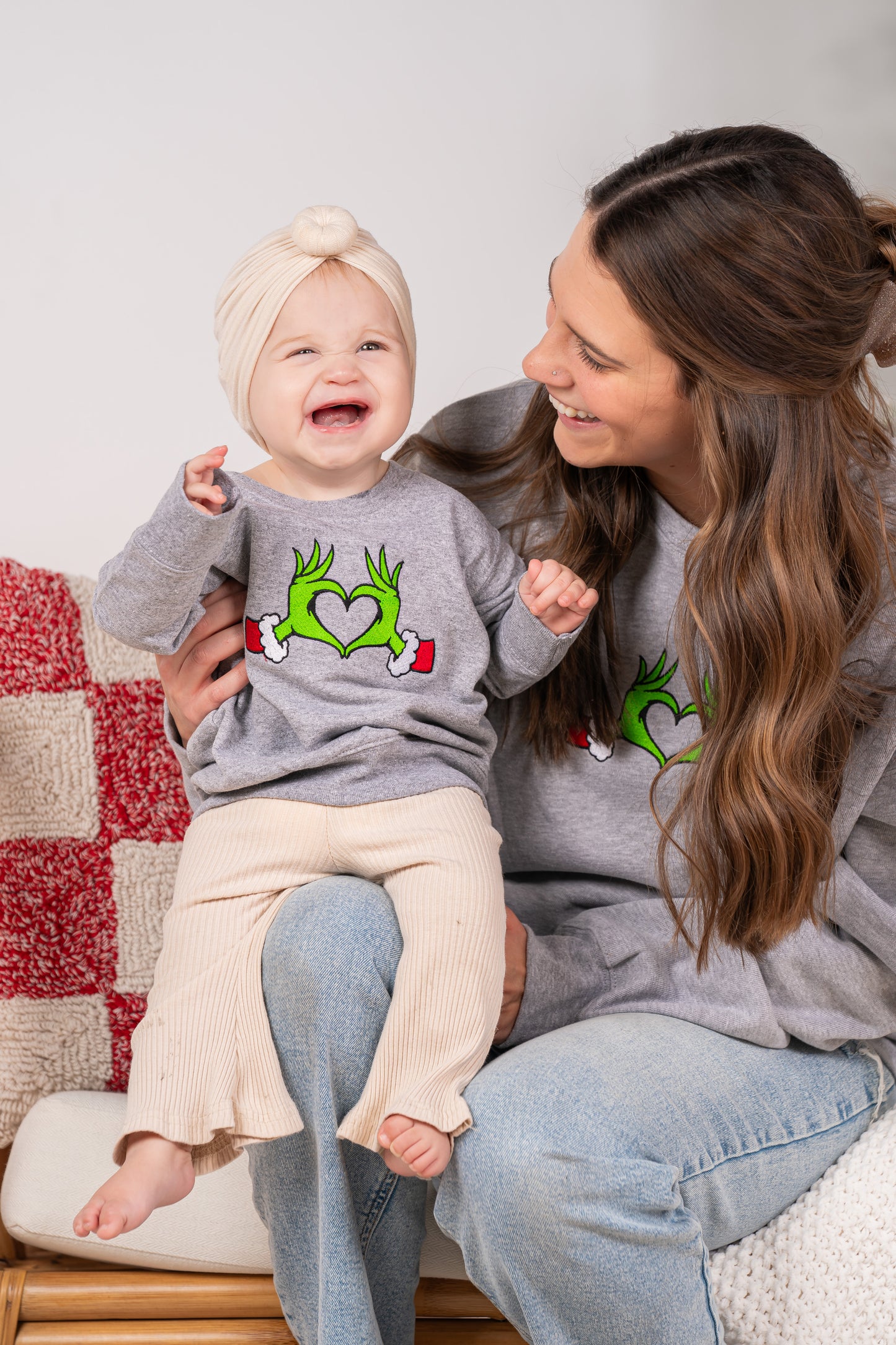 Christmas Heart Hands - Embroidered Kids Sweatshirt (Heather Gray)