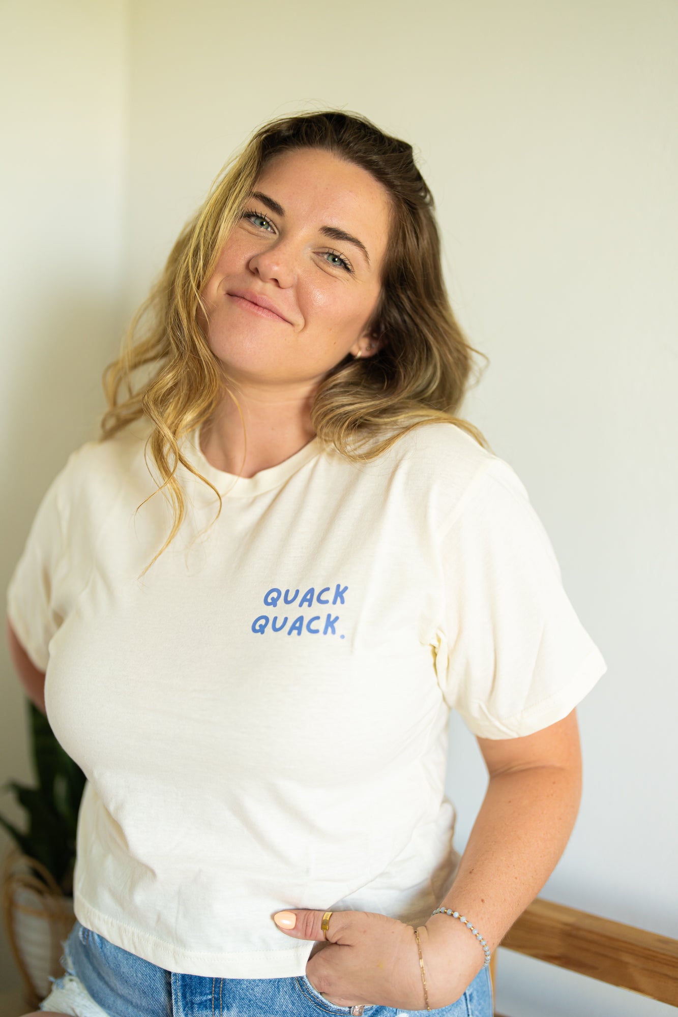 QUACK QUACK. Choosing myself. (Pocket, Back) - Cropped Tee (Vintage Natural)