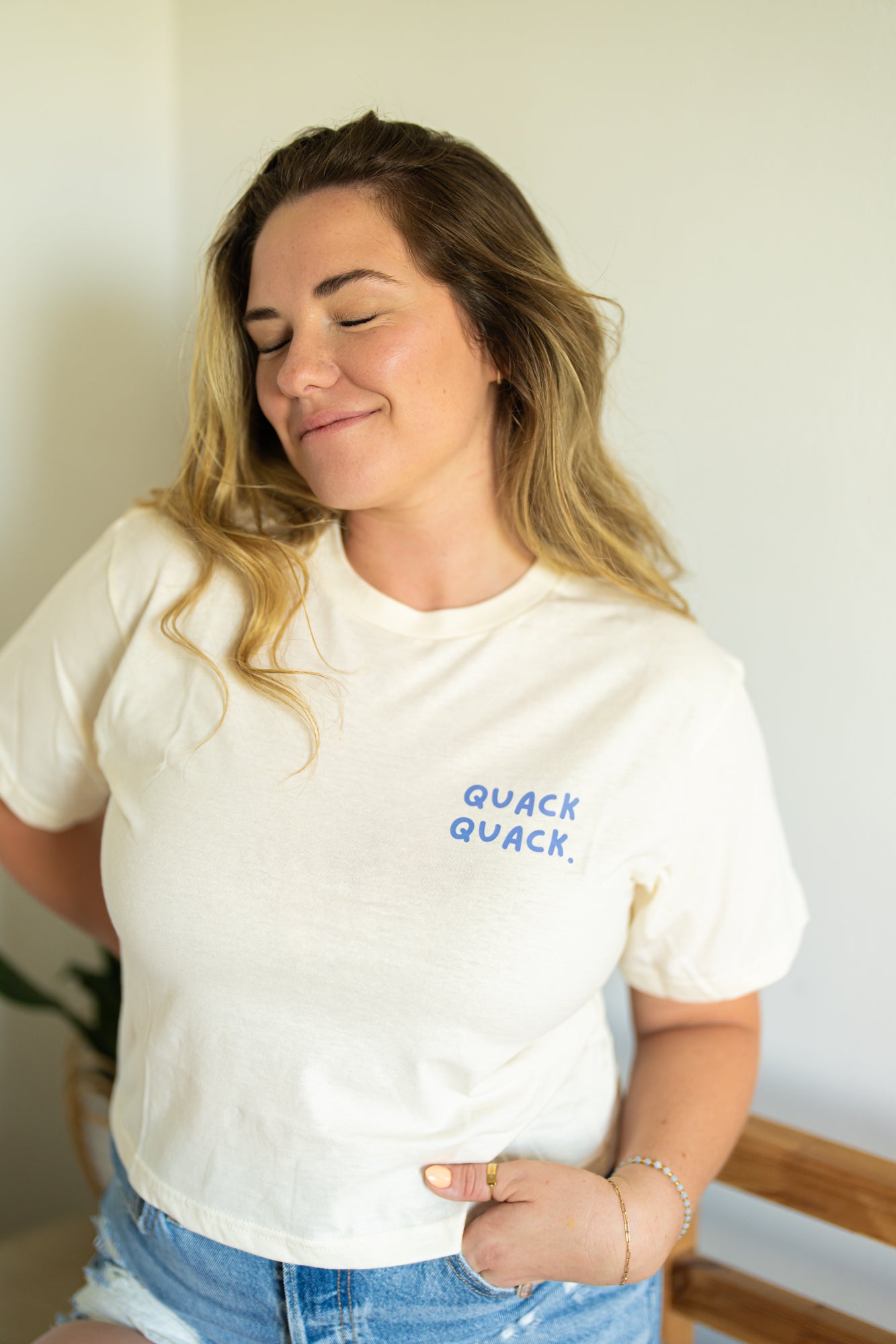 QUACK QUACK. Choosing myself. (Pocket, Back) - Cropped Tee (Vintage Natural)