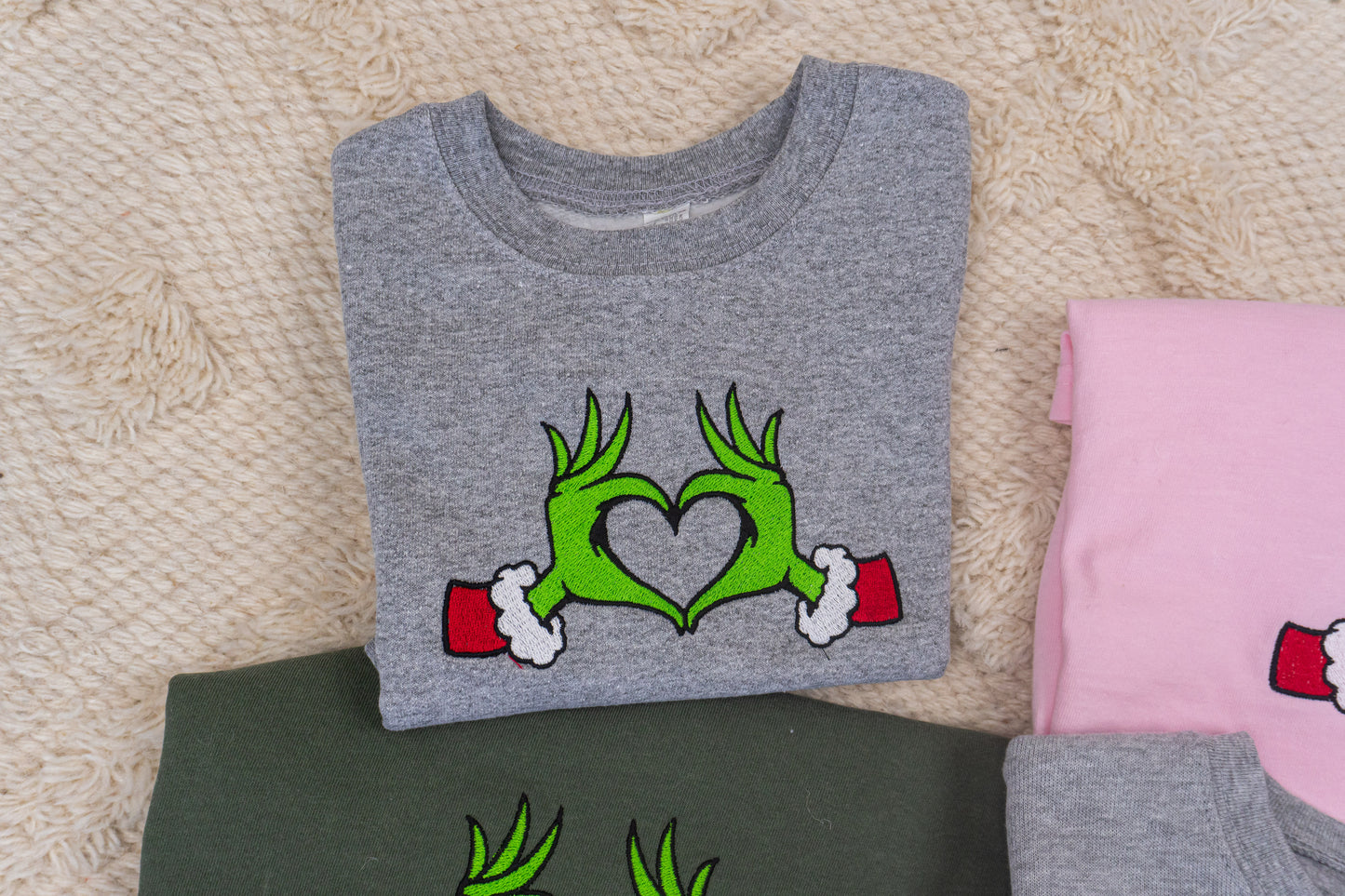 Christmas Heart Hands - Embroidered Kids Sweatshirt (Heather Gray)