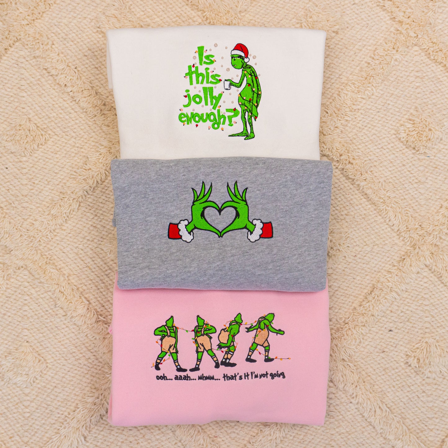 Grinch That's it I'm not going - Embroidered Sweatshirt (Light Pink)