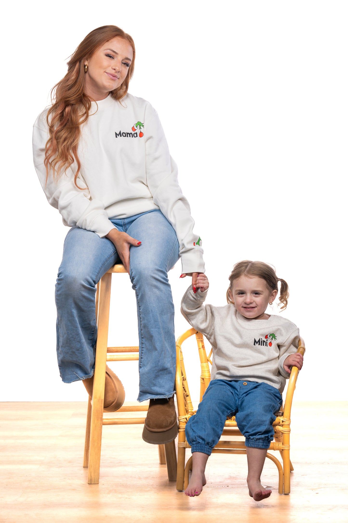 Christmas Mama Half Heart (Pocket, Left Sleeve) - Sweatshirt (Creme)