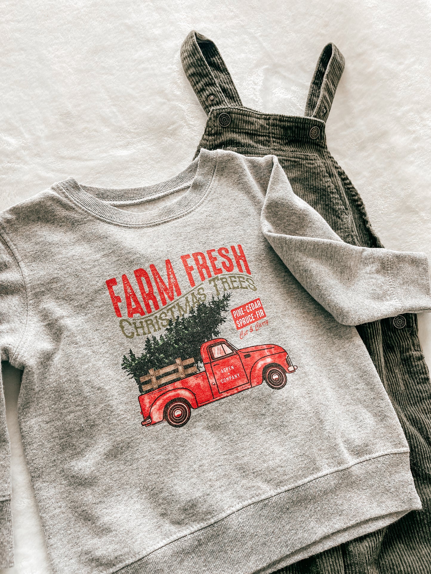 Vintage Farm Fresh Christmas Trees (Truck) - Kids Sweatshirt (Heather Gray)