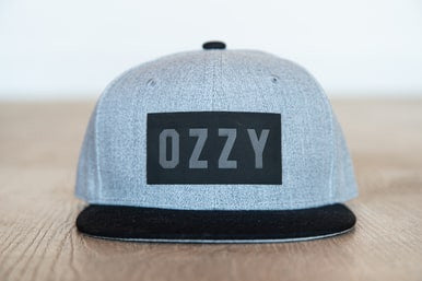 OZZY (Leather Custom Name Patch) - Kids Trucker Hat (Heather Light Gray/Black)