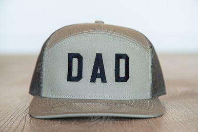 Dad (Black) - 7 Panel Flatbill Trucker Hat (Pale Khaki/Olive)