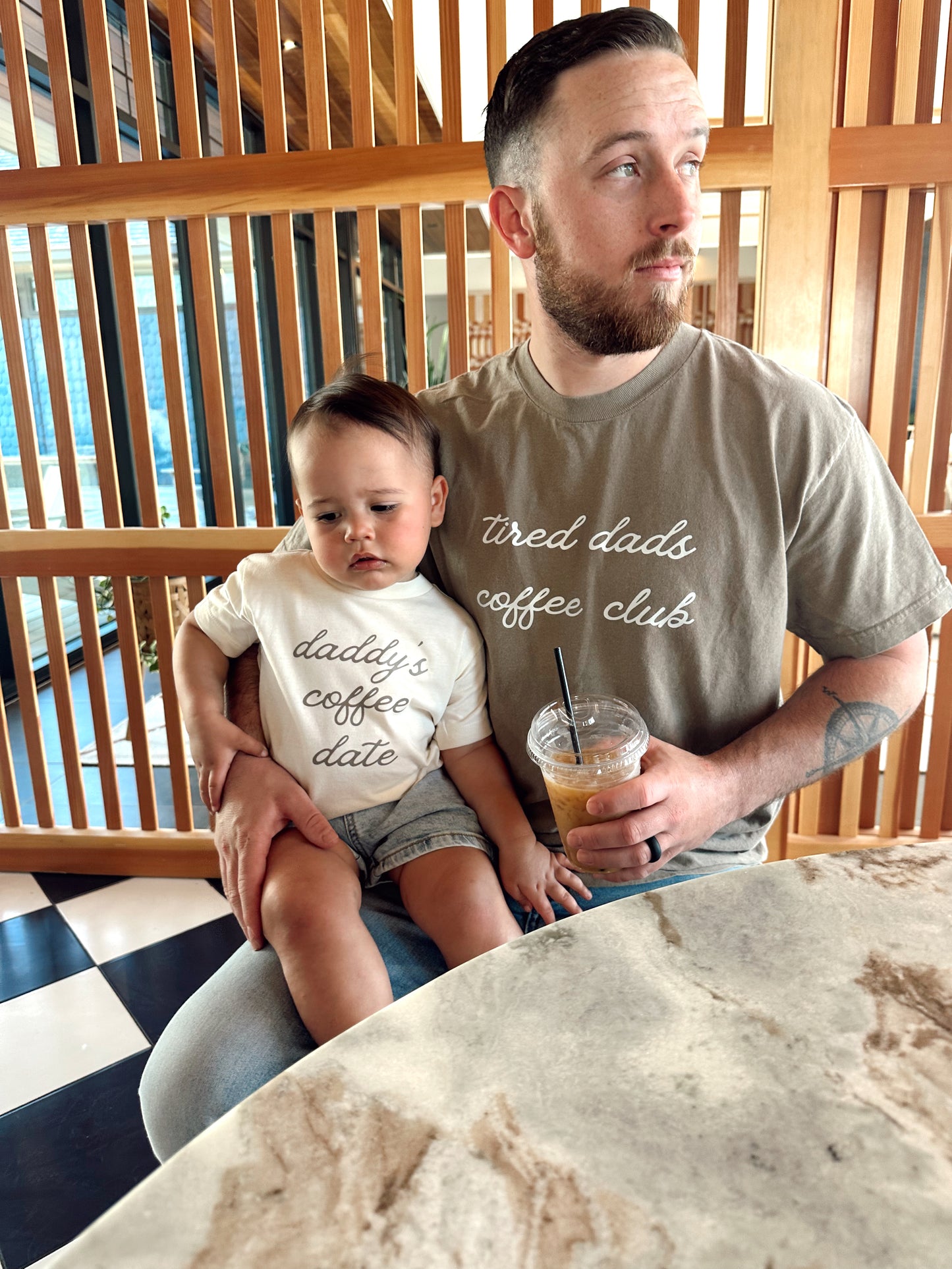 Daddy's Coffee Date - Kids Tee (Natural)