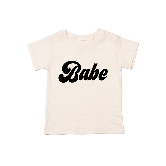 Babe (Retro, Black) - Kids Tee (Natural)