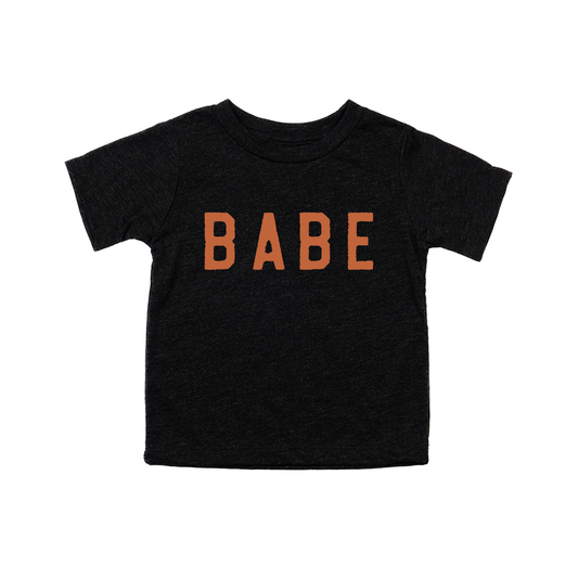 BABE (Rough, Rust) - Kids Tee (Charcoal Black)